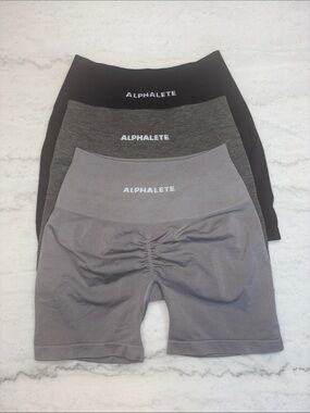 Alphalete Amplify Seamless Woman’s Athletic Shorts Grey / Black Bundle Small
